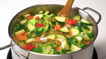 Диетический суп с курицей и овощами