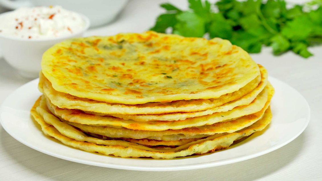 Хачапури с картошкой и сыром на сковороде — рецепт с фото