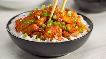Рецепт блюда Китайский рис с цыпленком и кешью по шагам с фото и временем приготовления